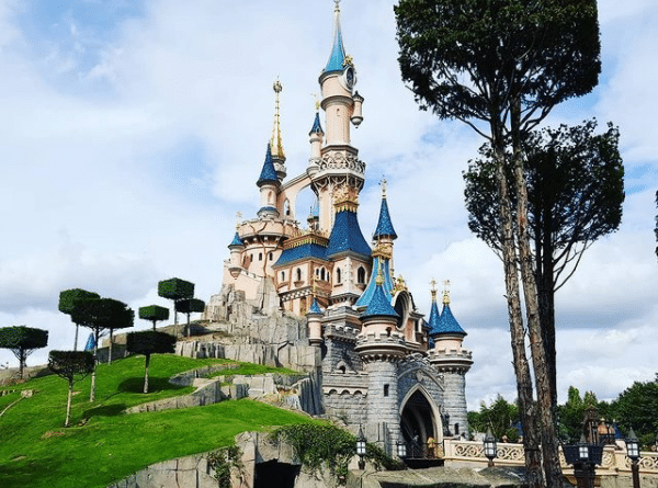 Vue du château de Disneyland Paris avec conseils et meilleures offres pour un séjour en 2026